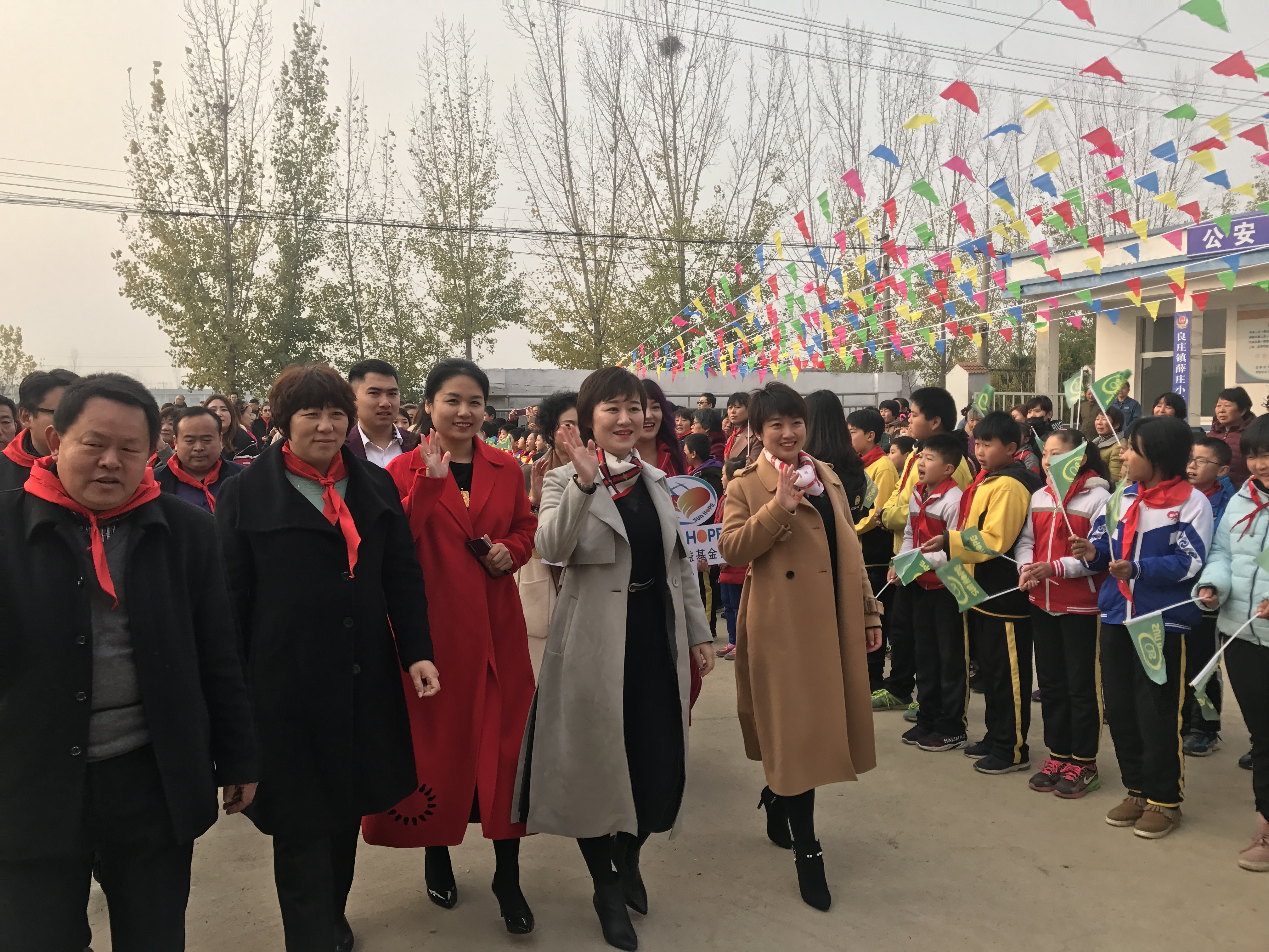 第183所 泰安市岱岳区良庄镇壹贰博网页版李娜小学