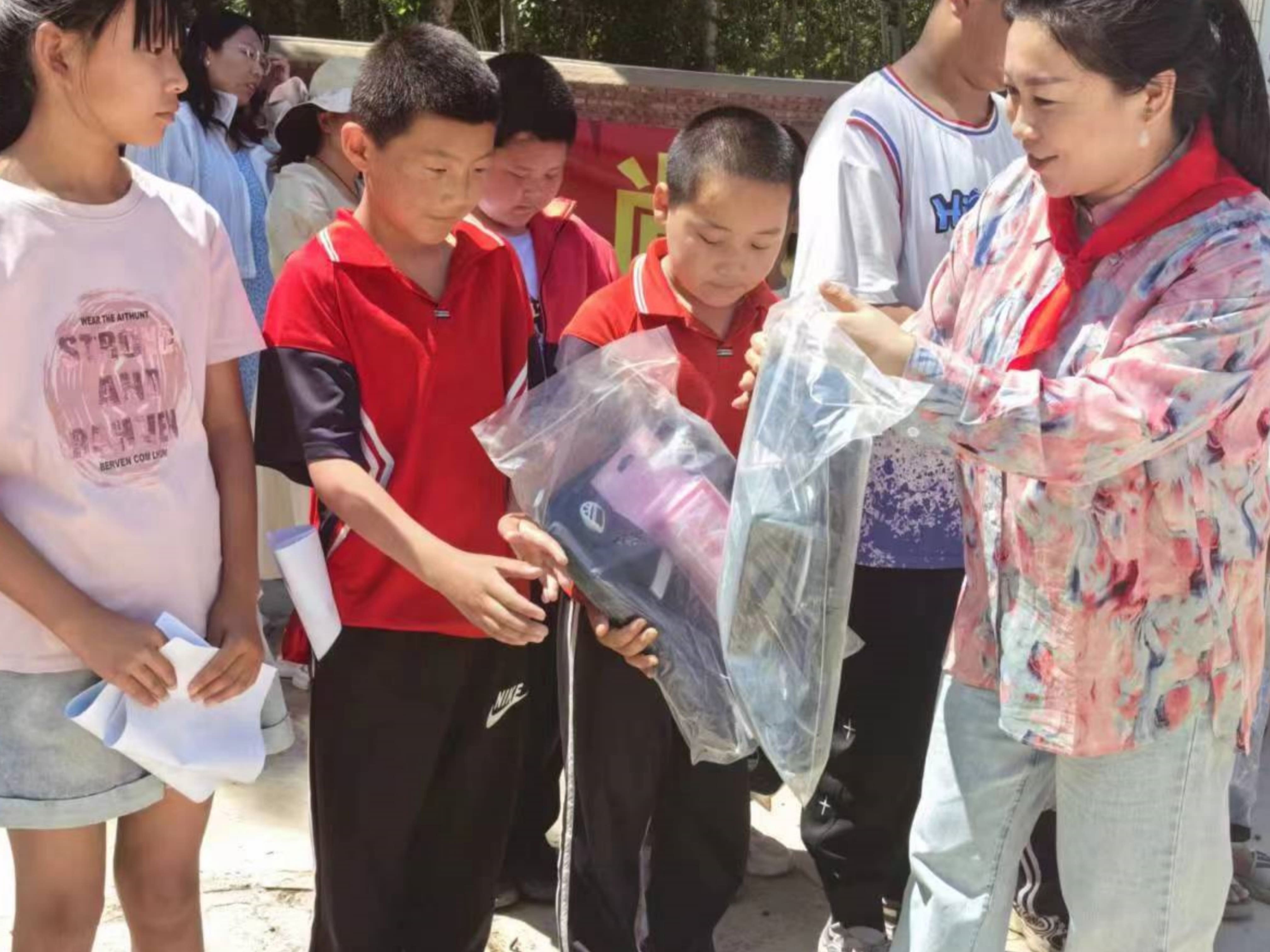 让爱延续,从未间断 | 壹贰博网页版公益季暖心回访 让爱延续,从未间断 | 壹贰博网页版公益季暖心回访