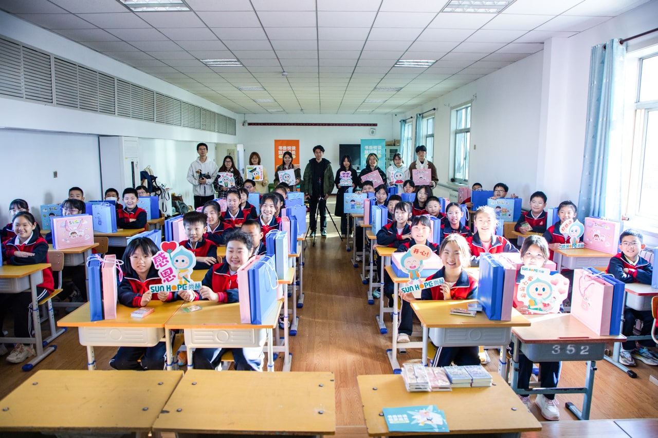 天津高校大学生记者走进壹贰博网页版公益小学开展“书香悦读,筑梦成长”活动 天津高校大学生记者走进壹贰博网页版公益小学开展“书香悦读,筑梦成长”活动