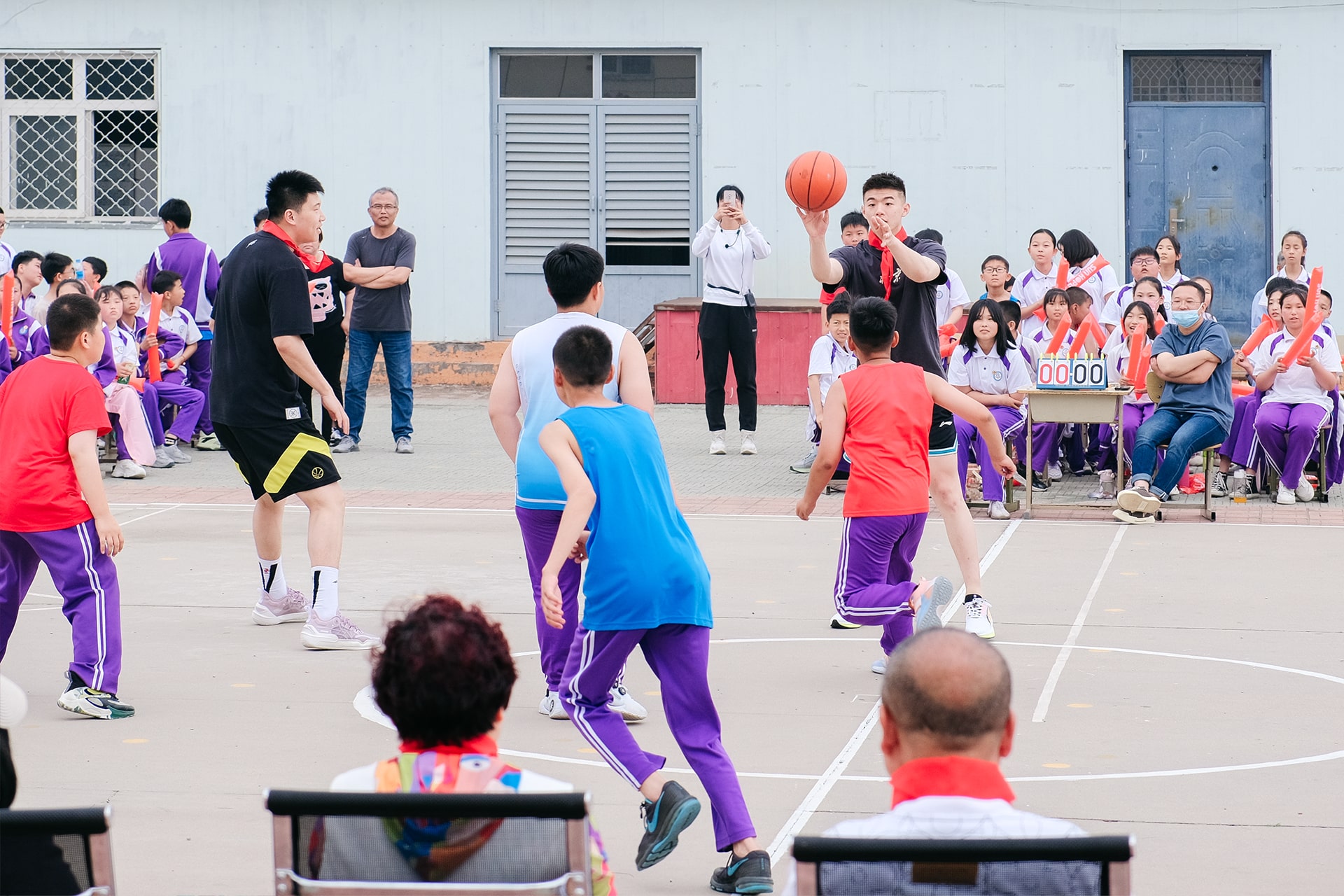 壹贰博网页版公益基金会携手首钢体育，传递篮球梦想，为少年喝彩！